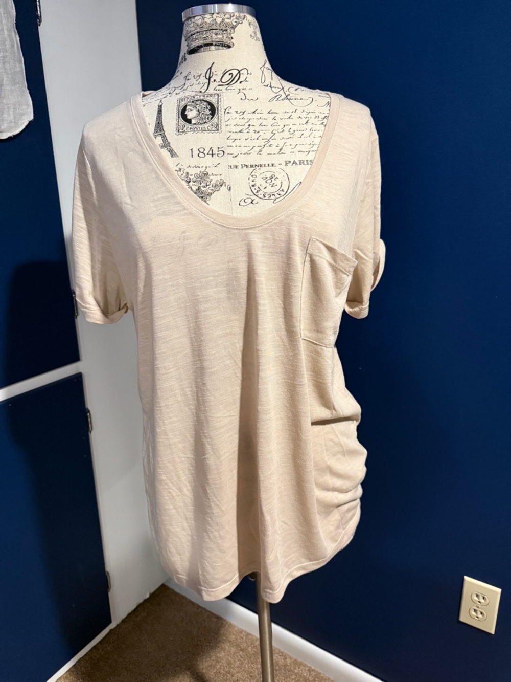 WHBM Scoop Neck Pocket Tee in Light Beige NWT